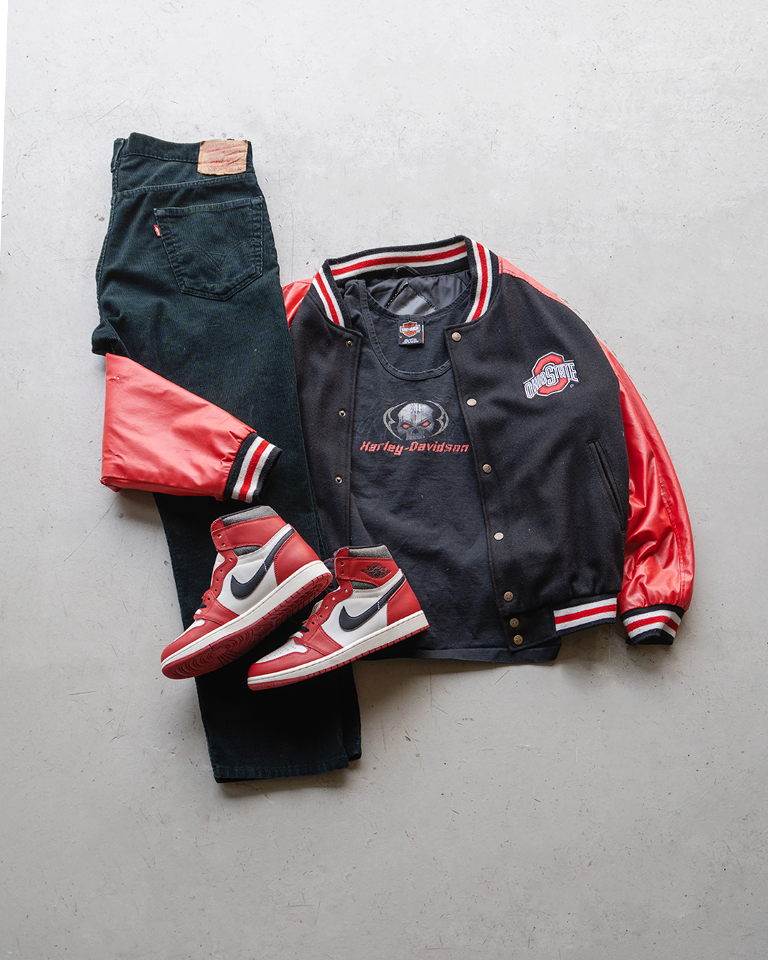 Grail Sneakers + 3-Pack Outfit Mystery Box