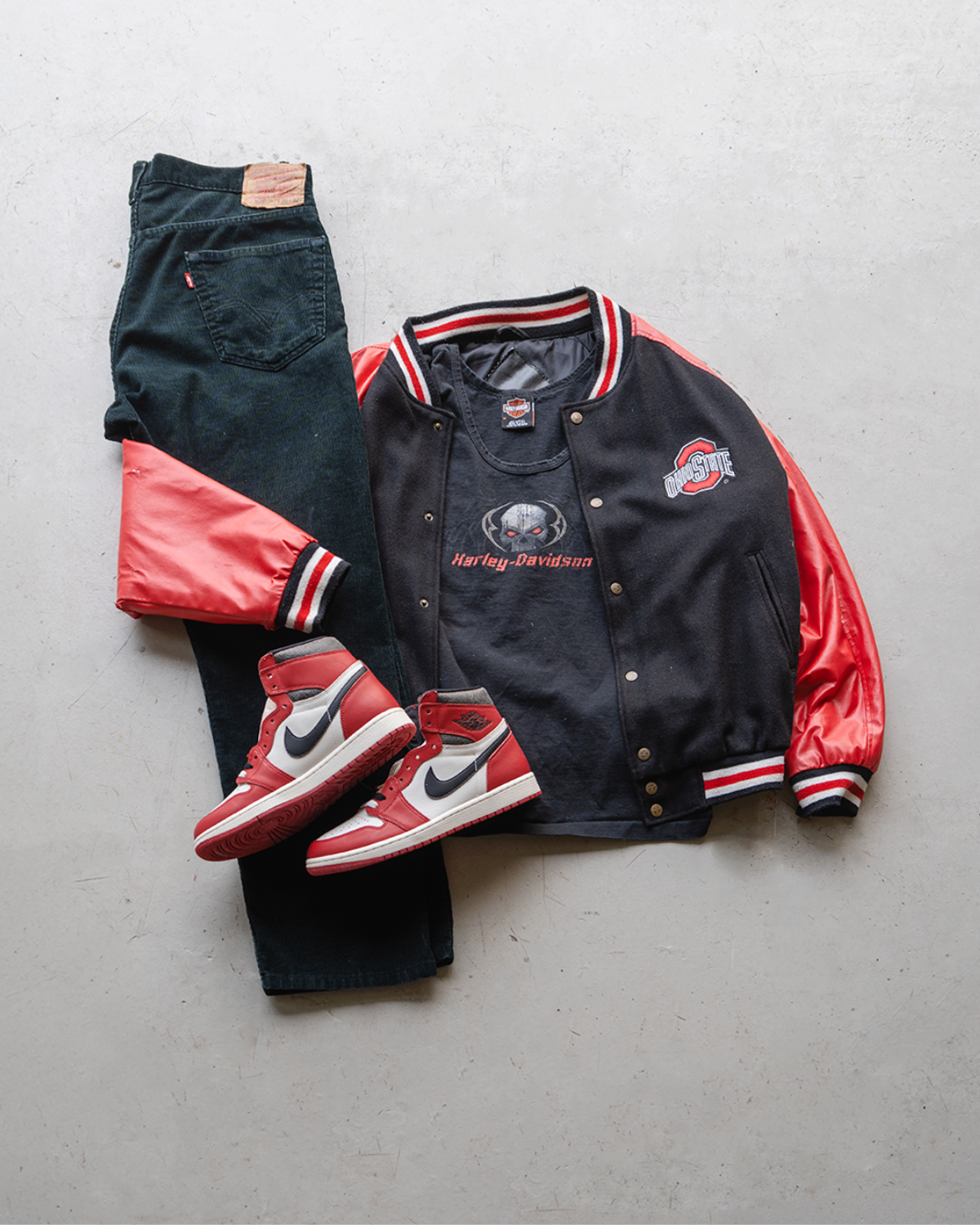 Grail Sneakers + 3-Pack Outfit Mystery Box