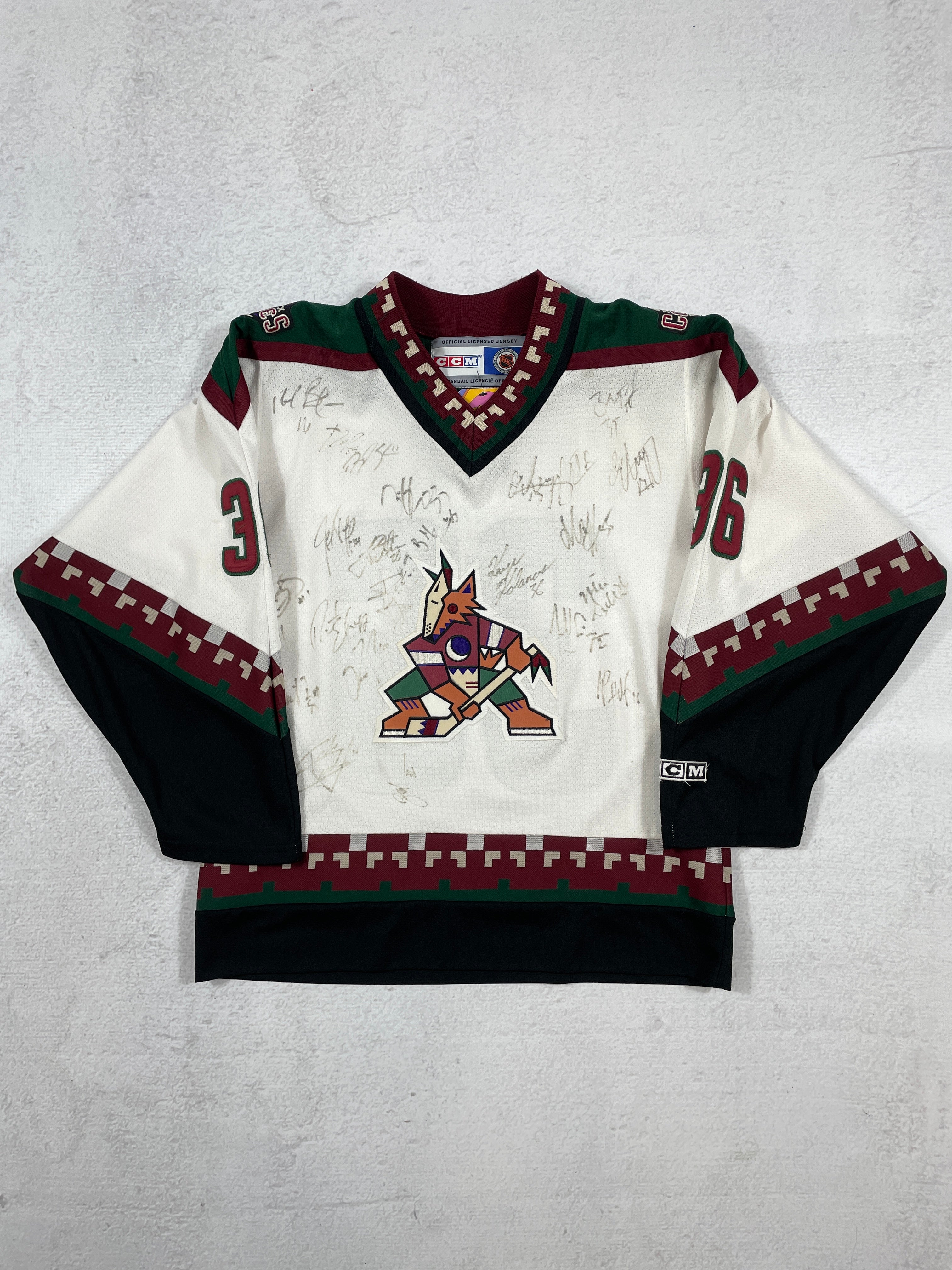 Vintage NHL Arizona Coyotes Team Signed Jersey - Men's Small
