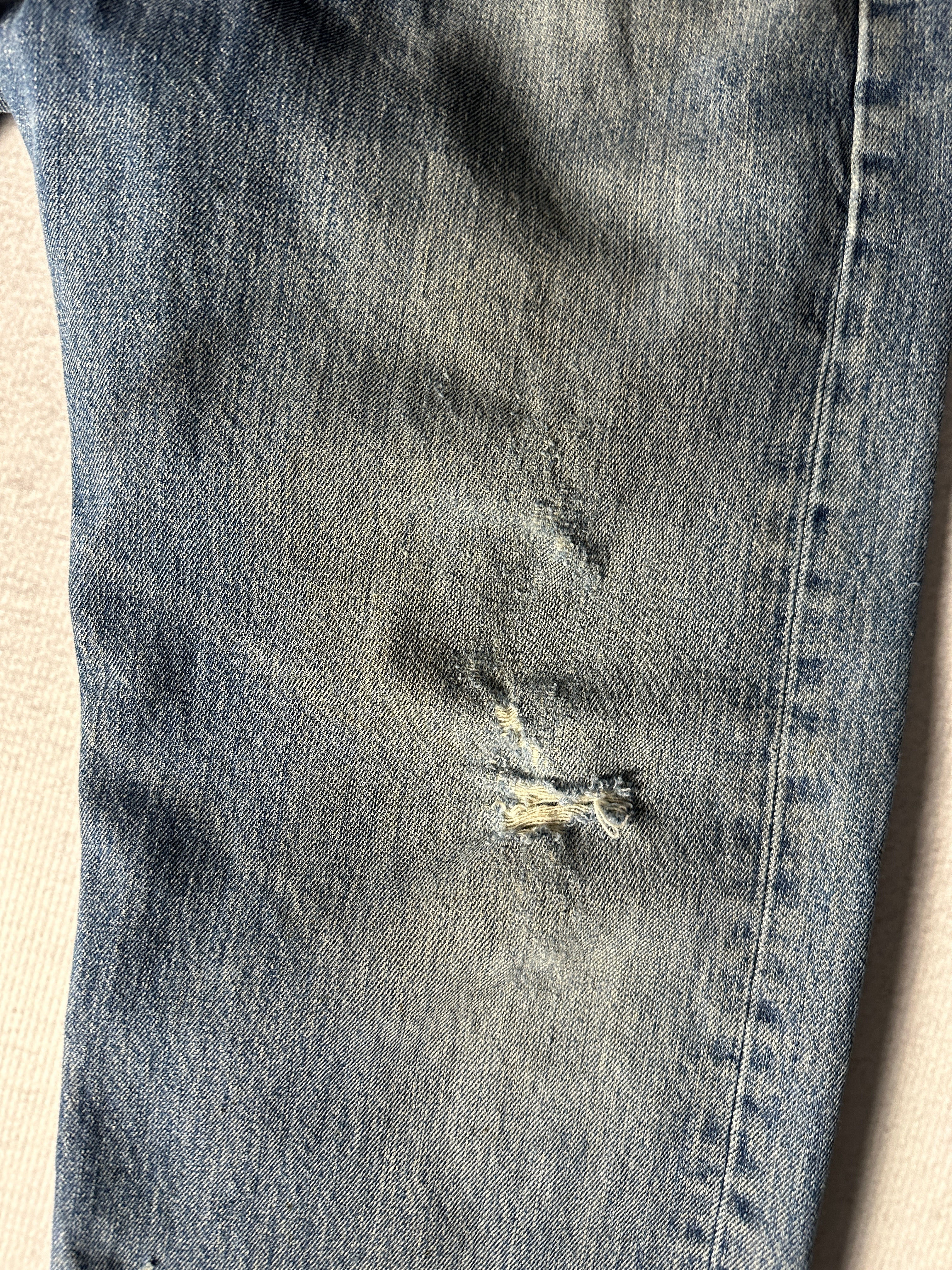 Vintage Levis Distressed 501 Jeans - Men's 40Wx32L